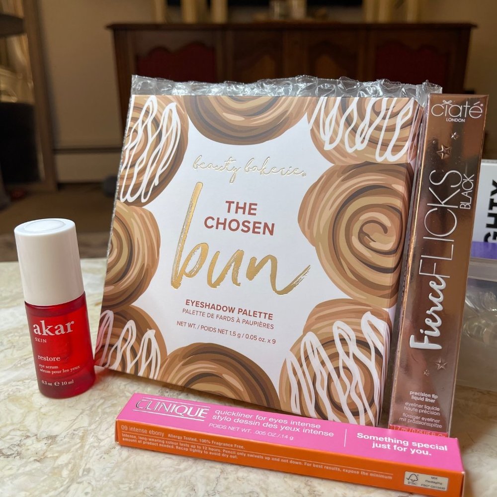 NIB Bundle Eye Shadow, Liners and Serum